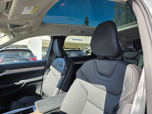 New 2025 Volvo EX90 Plus image 27