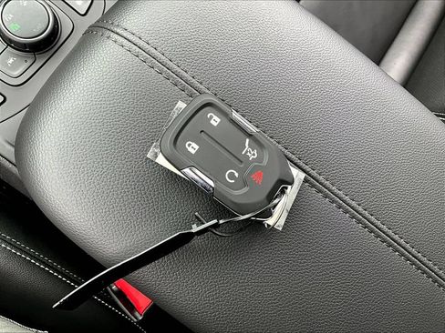 Used 2024 GMC Terrain SLT w/ LPO, 'HIT The Road' Package AWD/4WD image 36