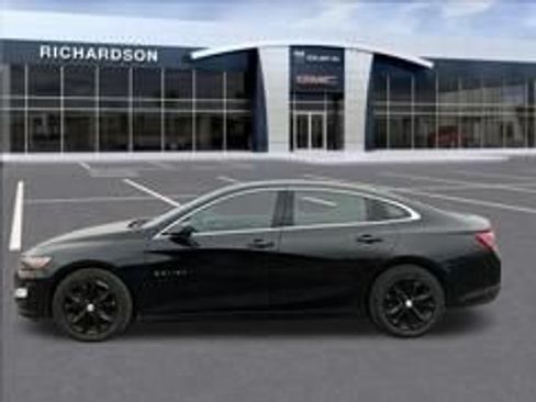 Used 2019 Chevrolet Malibu LT FWD image 2