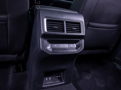 Used 2025 Volkswagen Atlas Cross Sport SEL Premium R-Line AWD/4WD image 17