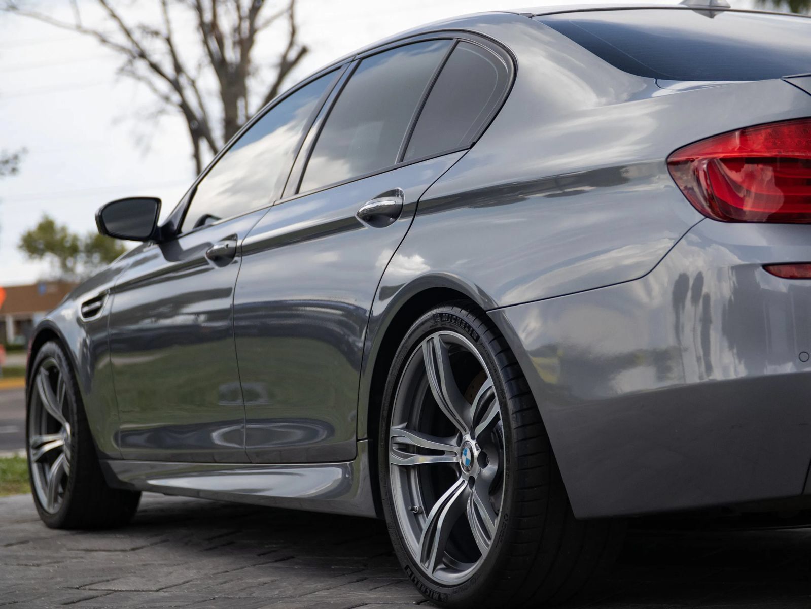 Used 2013 BMW M5 RWD image 8