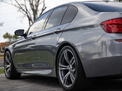 Used 2013 BMW M5 RWD image 8
