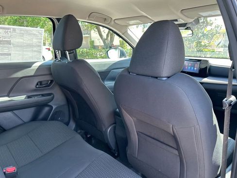 New 2025 Nissan Kicks S image 37