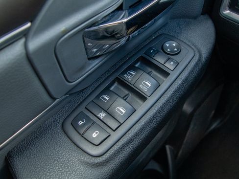 Used 2024 RAM 1500 Classic SLT AWD/4WD image 12