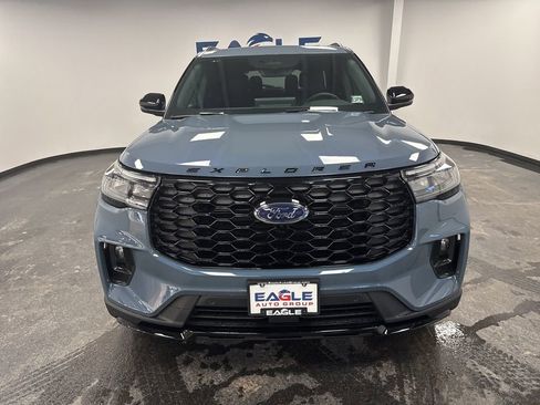 New 2026 Ford Explorer ST-Line w/ ST-Line Street Pack AWD/4WD image 3