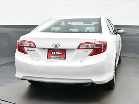 Used 2014 Toyota Camry LE FWD image 5