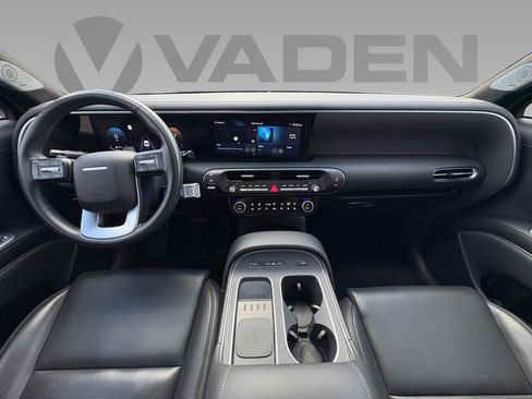 Used 2026 Hyundai Palisade Calligraphy FWD image 3