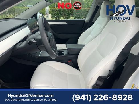 Used 2024 Tesla Model Y Long Range AWD/4WD image 15