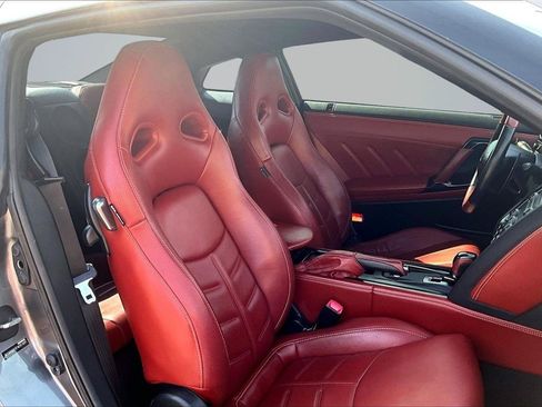 Used 2015 Nissan GT-R Premium AWD/4WD image 27