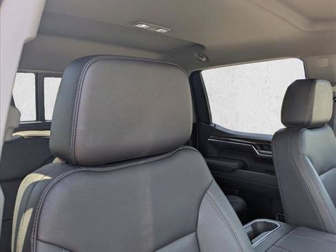 Used 2024 Chevrolet Silverado 1500 LT Trail Boss w/ Convenience Package II AWD/4WD image 17