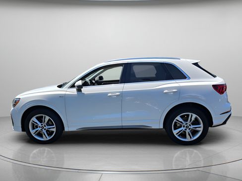 Used 2022 Audi Q3 2.0T Premium AWD/4WD image 2
