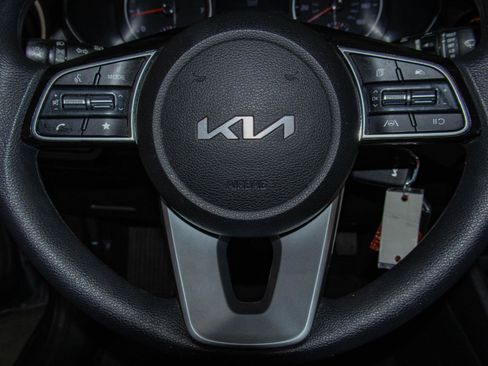 Used 2023 Kia Forte LXS w/ LXS Technology Package FWD image 11