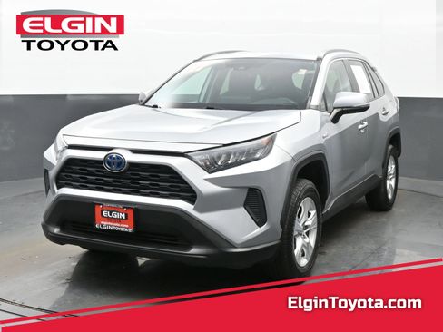 Used 2019 Toyota RAV4 LE image 1