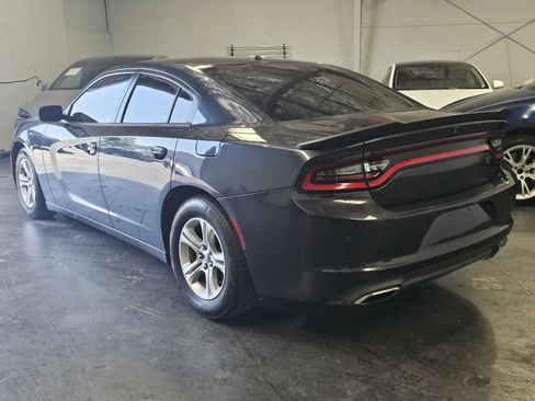 Used 2019 Dodge Charger SXT w/ Leather Interior Group RWD image 2