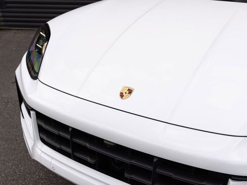New 2025 Porsche Cayenne AWD/4WD image 10