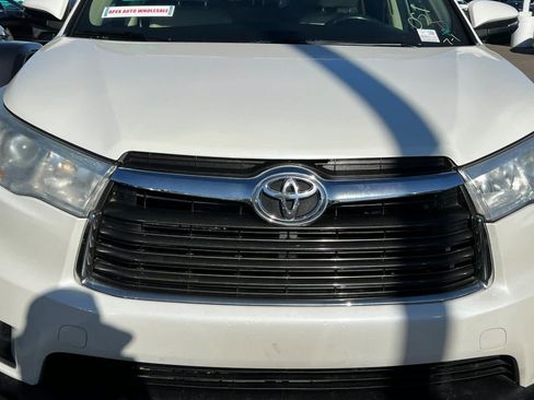 Used 2014 Toyota Highlander Plus FWD image 12