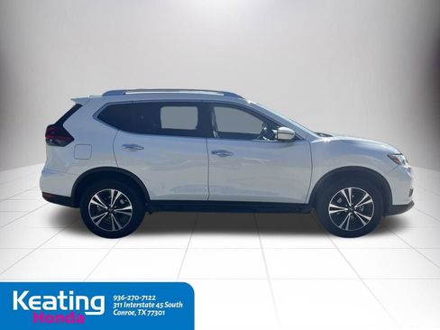 Used 2019 Nissan Rogue SV w/ Premium Package AWD/4WD image 4