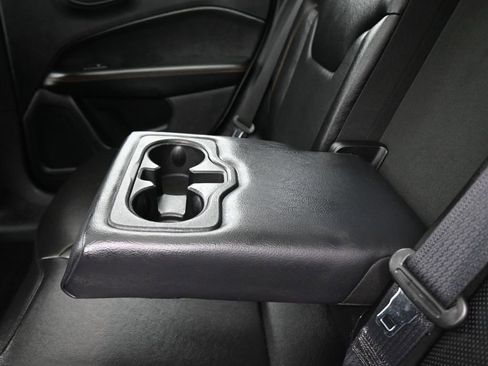 Used 2018 Jeep Compass Limited w/ Navigation Group image 32