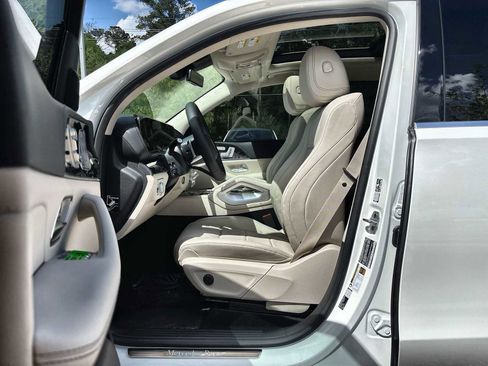 New 2026 Mercedes-Benz GLS 450 4MATIC image 2