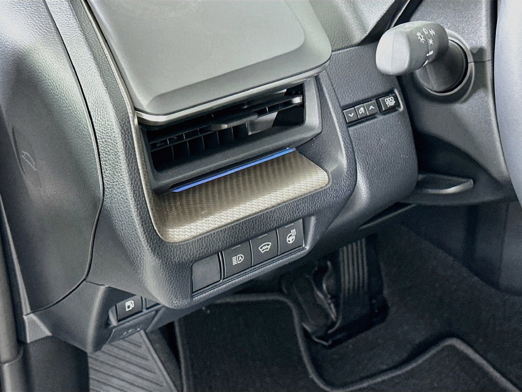 Used 2026 Toyota Prius XLE FWD image 10