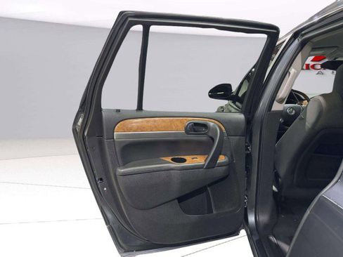 Used 2011 Buick Enclave CX image 32