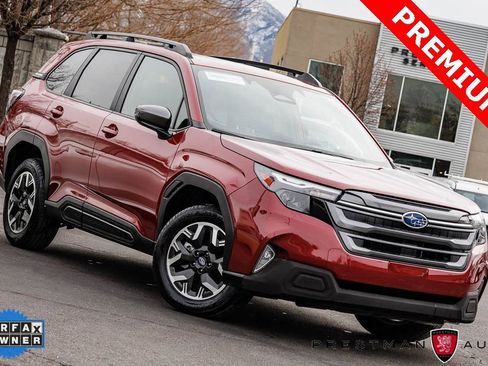 Used 2025 Subaru Forester Premium image 1