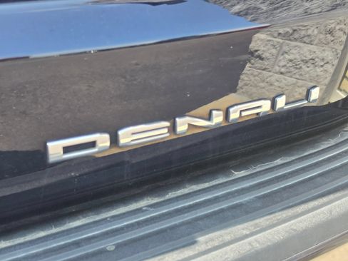 Used 2022 GMC Yukon Denali w/ Advanced Technology Package AWD/4WD image 7