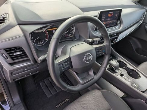 Used 2025 Nissan Rogue SV image 14