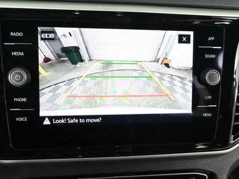 Certified 2022 Volkswagen Atlas SE w/ Black Wheel Package FWD image 4