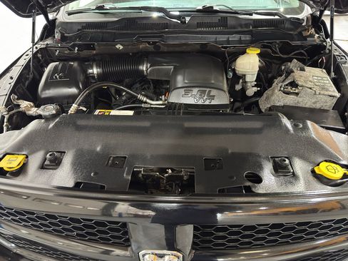 Used 2018 RAM 1500 Express image 29