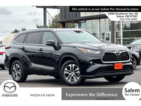 Used 2024 Toyota Highlander XLE image 1