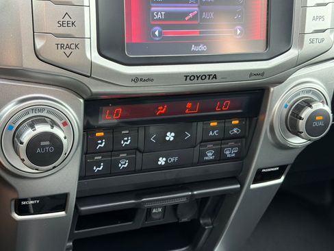 Used 2012 Toyota 4Runner Limited AWD/4WD image 18