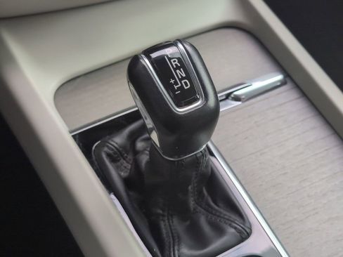 Used 2020 Volvo S60 T5 Inscription w/ Protection Package Premier image 24