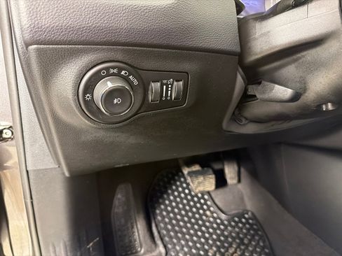 Used 2018 Jeep Compass Limited w/ Navigation Group image 13