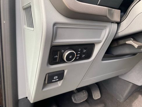 Used 2024 Ford F150 XLT AWD/4WD image 17