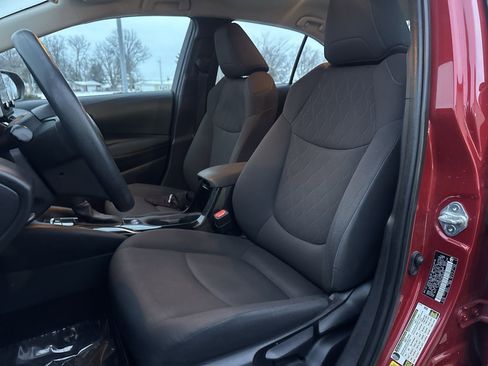 Used 2021 Toyota Corolla LE image 14