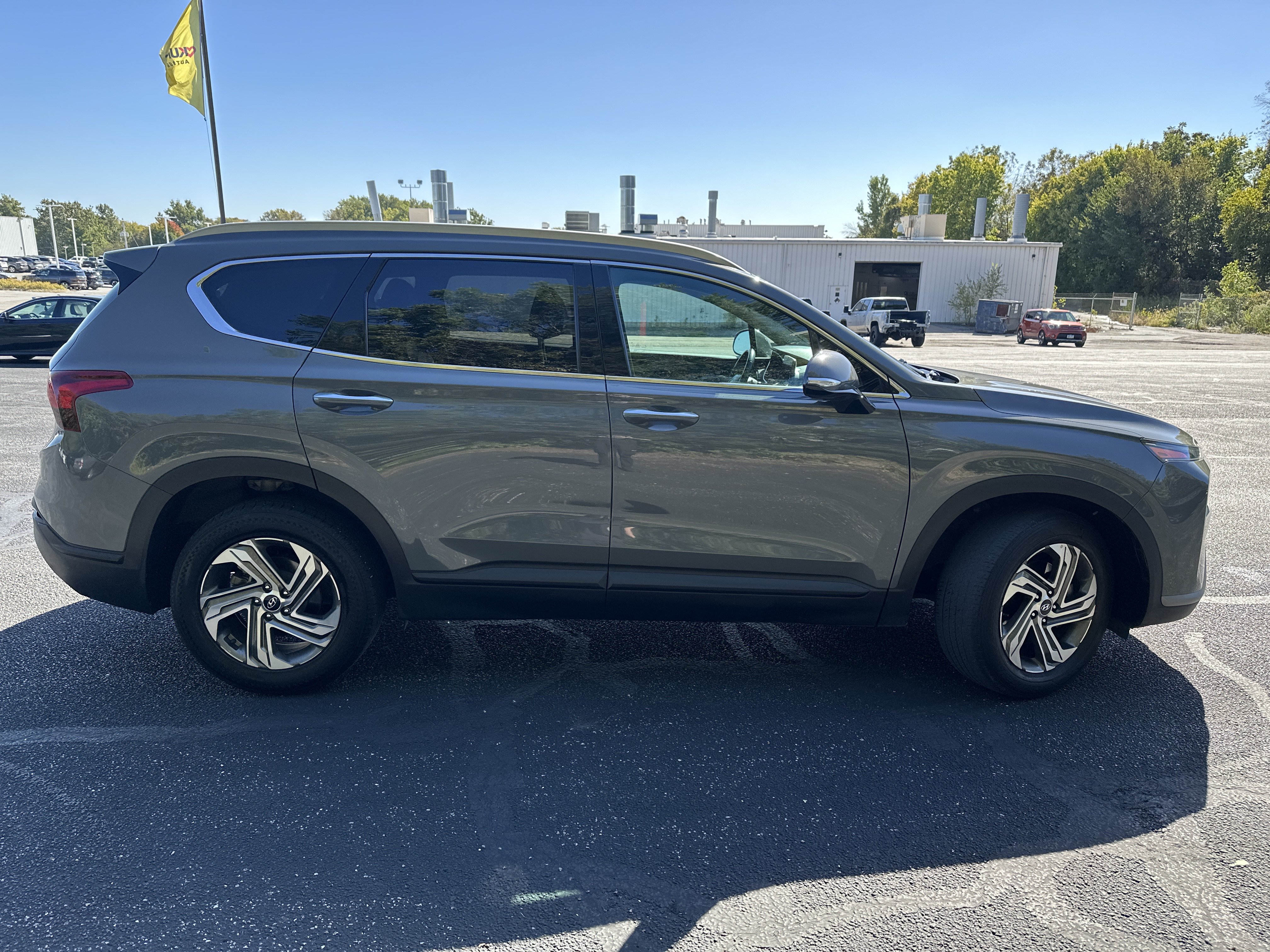 Used 2023 Hyundai Santa Fe SEL FWD image 9