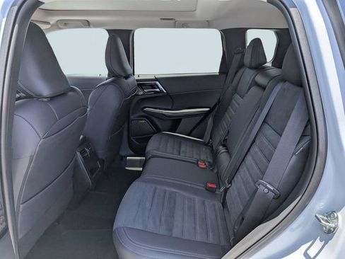 New 2026 Mitsubishi Outlander SE FWD image 13