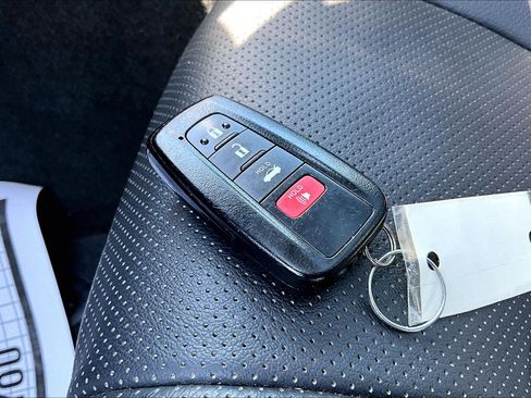 Used 2022 Toyota Camry XSE w/ Navigation Package image 11