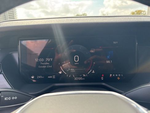 Used 2024 GMC Acadia Elevation image 21