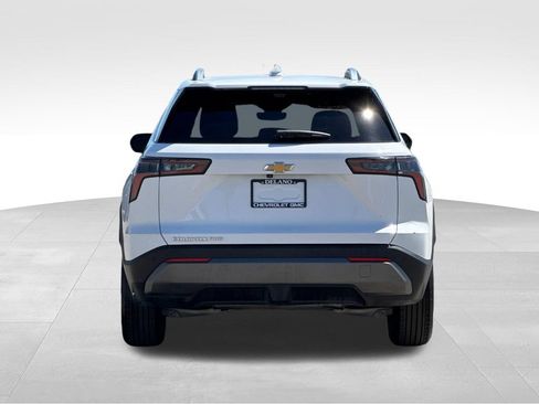 Used 2025 Chevrolet Equinox LT w/ Convenience Package II AWD/4WD image 4