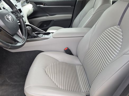 Used 2024 Toyota Camry SE FWD image 11