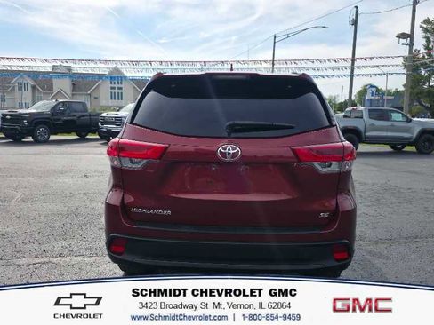 Used 2018 Toyota Highlander SE FWD image 6