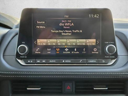 Used 2024 Nissan Rogue SV image 12