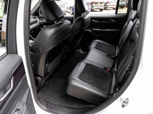 Used 2023 Jeep Grand Cherokee Altitude image 49