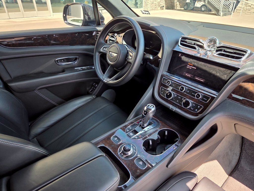 Used 2021 Bentley Bentayga AWD/4WD image 15
