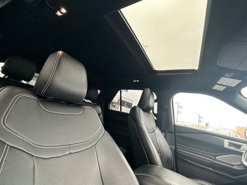 Used 2020 Ford Explorer ST w/ Premium Technology Package image 17