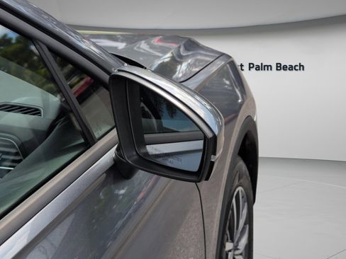 Used 2021 Volkswagen Tiguan S image 29