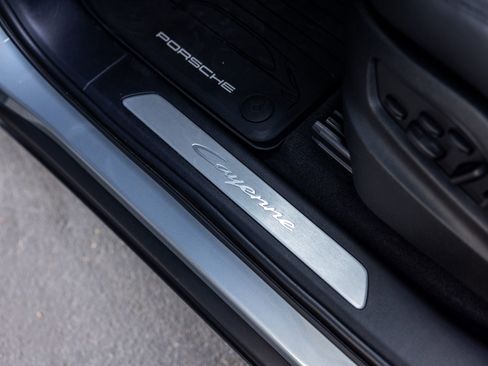 Certified 2025 Porsche Cayenne image 36