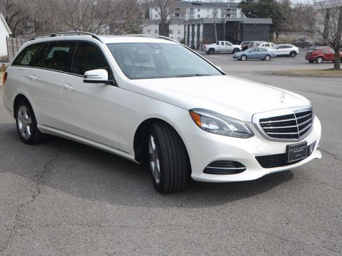 Used 2014 Mercedes-Benz E 350 4MATIC Wagon image 6
